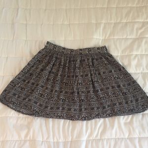 Forever 21 blue flow stretchy skirt with print